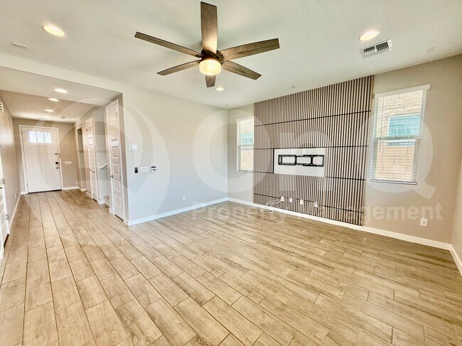 4321 N 94th Dr Phoenix, AZ 85037 photo 3