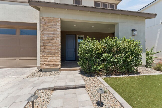 1524 E Carob Ct Gilbert, AZ 85298 photo 5