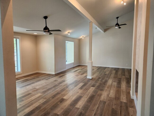 517 E Bishop Dr Tempe, AZ 85282 photo 5
