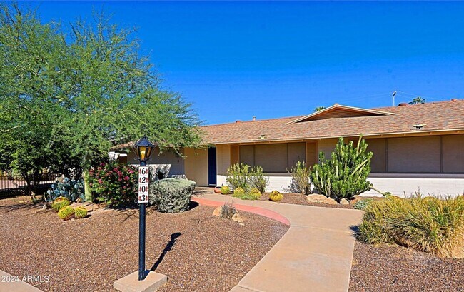 6203 N 12th Pl Phoenix, AZ 85014 photo 4