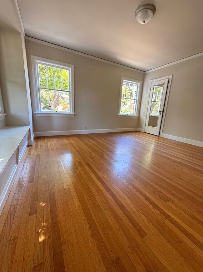 1808 Sanchez Ave Burlingame, CA 94010 photo 4
