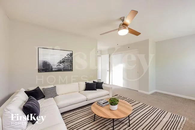 6338 W Purdue Ave Glendale, AZ 85302 photo 4