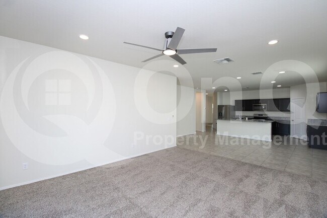 3029 S 78th Dr Phoenix, AZ 85043 photo 5