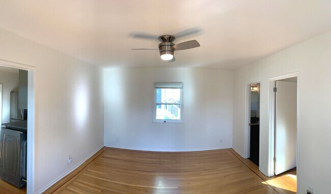 1084 16th St Oakland, CA 94607 photo 2