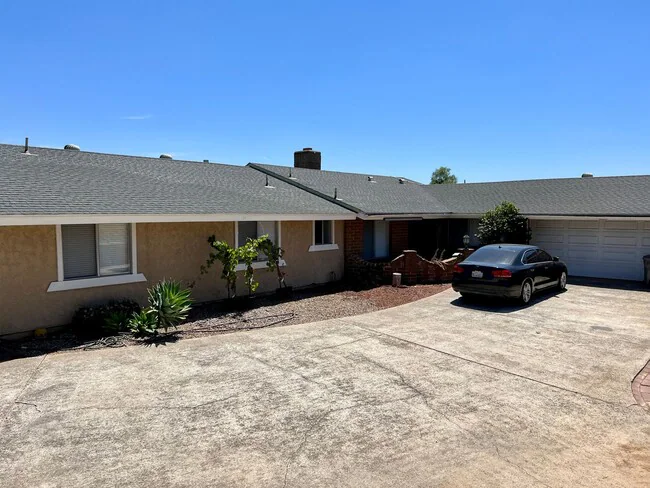 1023 W 2nd Ave Escondido, CA 92025 photo 4