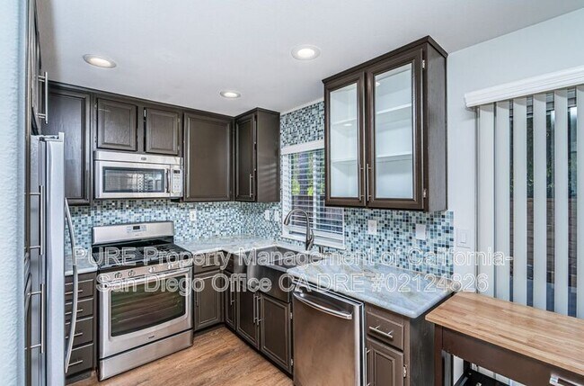 724 Whispering Trails Dr Chula Vista, CA 91914 photo 5