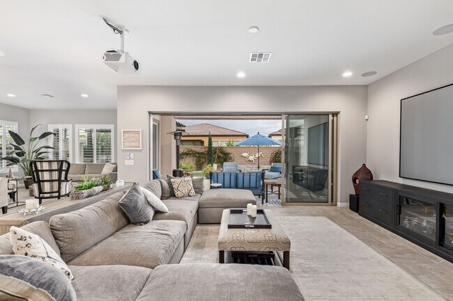 239 Leverenz Ave Queen Creek, AZ 85140 photo 4