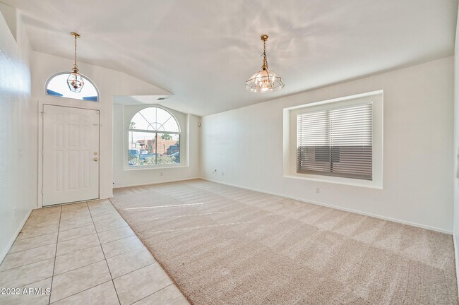 2607 E Anderson Dr photo 5