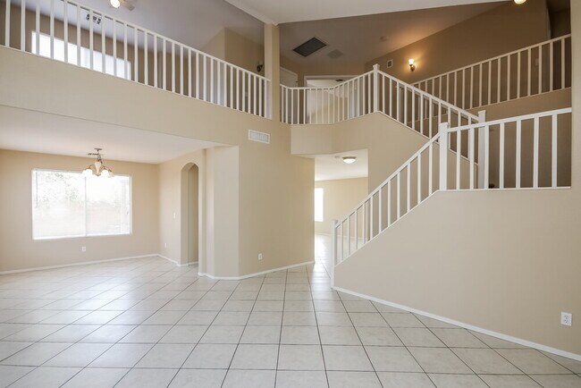1713 S 82nd Ave Phoenix, AZ 85043 photo 2