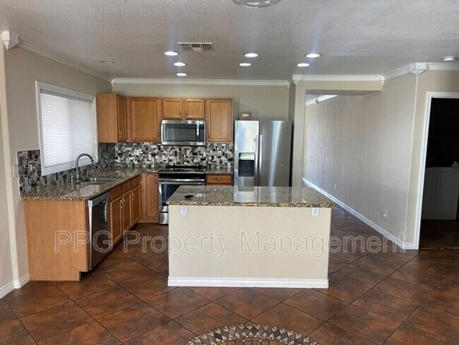 15482 W Sierra St Surprise, AZ 85379 photo 5