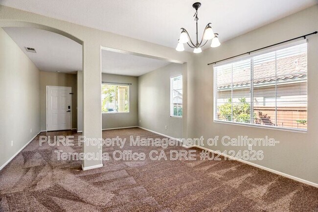 30940 Putter Cir Temecula, CA 92591 photo 2