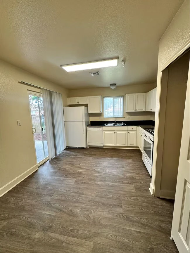 Edson - Military Housing photo 5