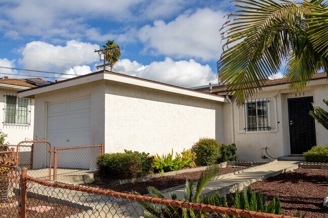 839 S 37th St San Diego, CA 92113 photo 2