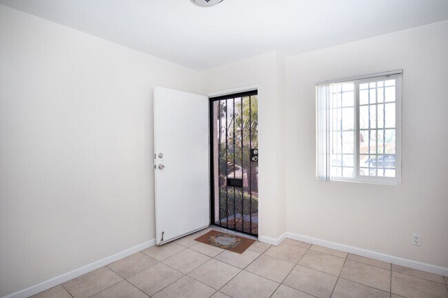 839 S 37th St San Diego, CA 92113 photo 5