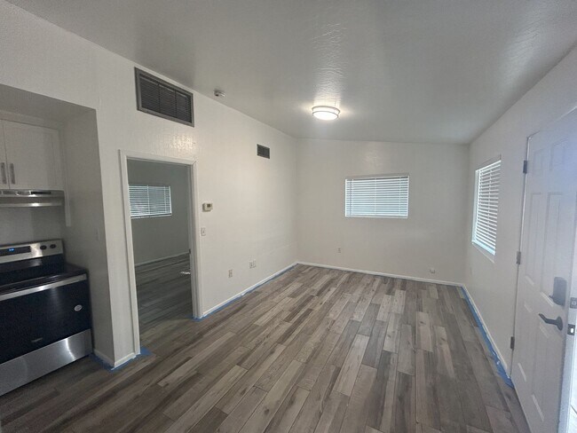 290 N Hamilton St Chandler, AZ 85225 photo 2