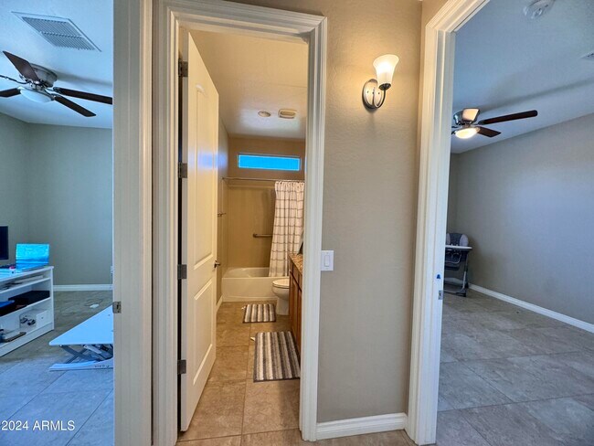 172 E Cres Pl Chandler, AZ 85249 photo 3
