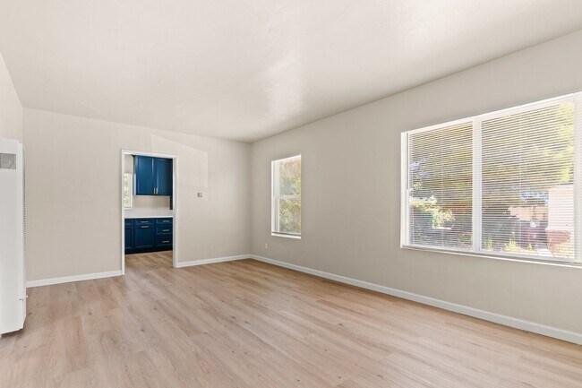 6124-6124 Hayes St Oakland, CA 94621 photo 4