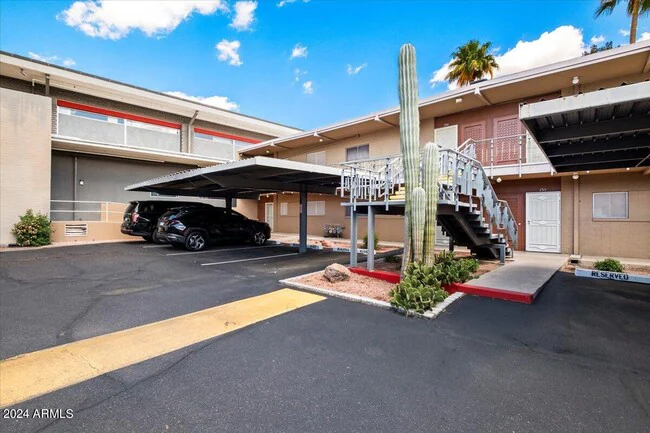6125 E Indian School Rd Scottsdale, AZ 85251 photo 3