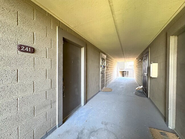 200 E Southern Ave Tempe, AZ 85282 photo 4