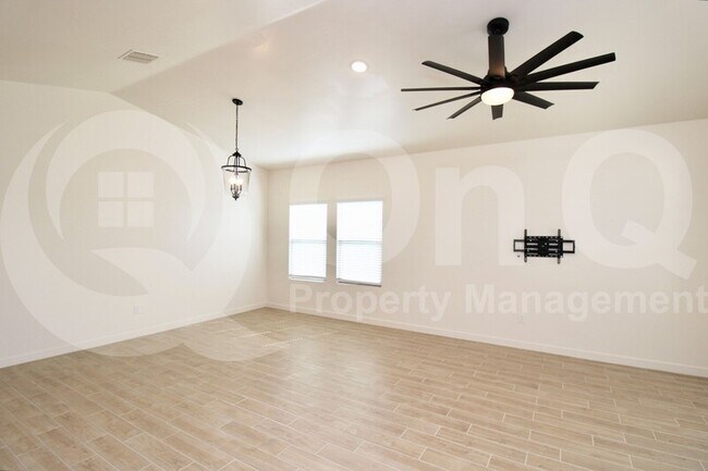 22090 N Belt Dr Maricopa, AZ 85138 photo 5