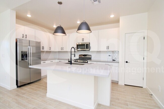22090 N Belt Dr Maricopa, AZ 85138 photo 3