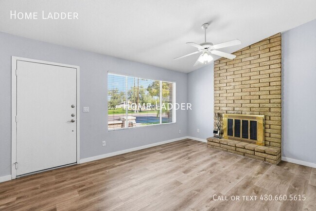 1021 W Laguna Dr photo 5