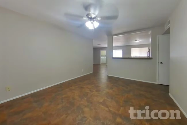 9426 N 16th St Phoenix, AZ 85020 photo 3