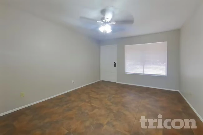 9426 N 16th St Phoenix, AZ 85020 photo 2