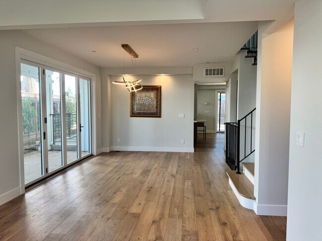 510 Benvenue Ave Los Altos, CA 94024 photo 2