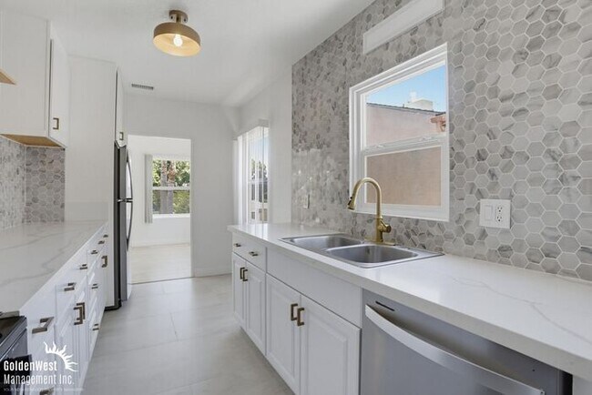 5738 Meade Ave San Diego, CA 92115 photo 3