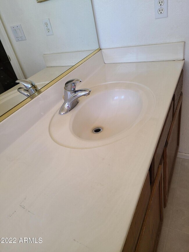 16042 W Latham St Goodyear, AZ 85338 photo 3