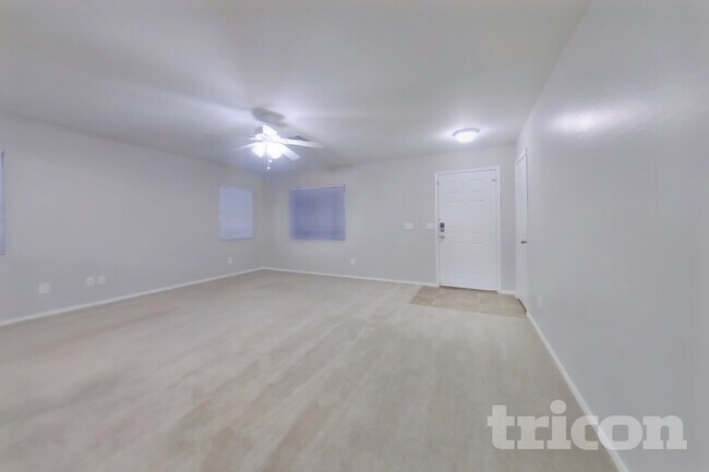 12510 W Scotts Dr El Mirage, AZ 85335 photo 4