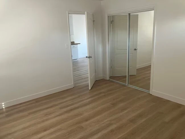 1652 E St Napa, CA 94559 photo 4
