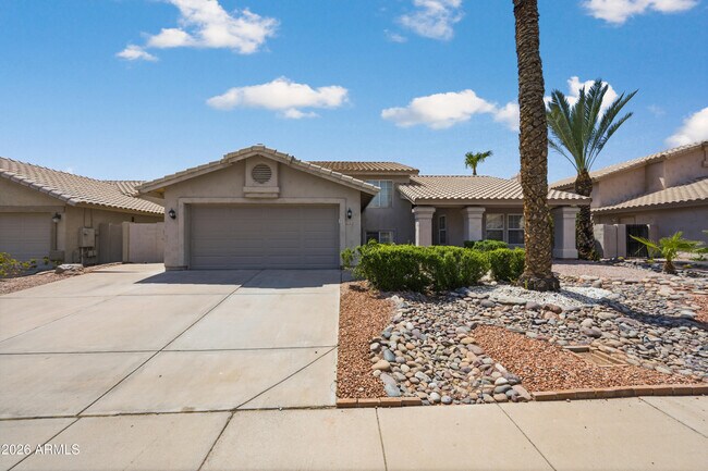 2743 E Verbena Dr photo 2