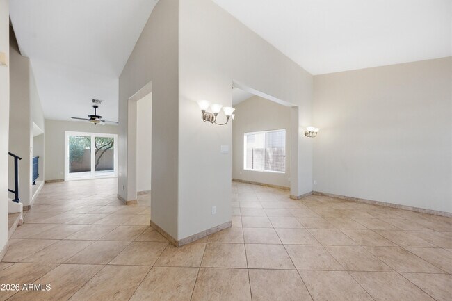 2743 E Verbena Dr photo 4