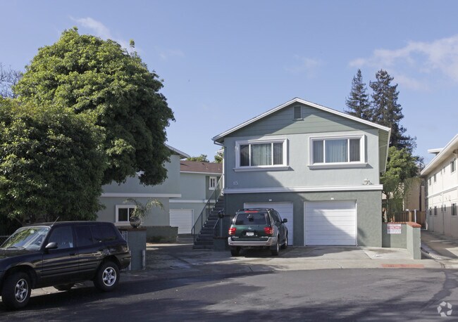 Menlo Park Apartments photo 2