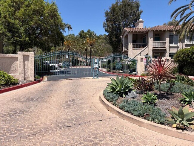 3416 Cameo Dr Oceanside, CA 92056 photo 3