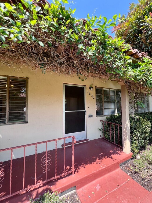 1632 Diamond St San Diego, CA 92109 photo 2