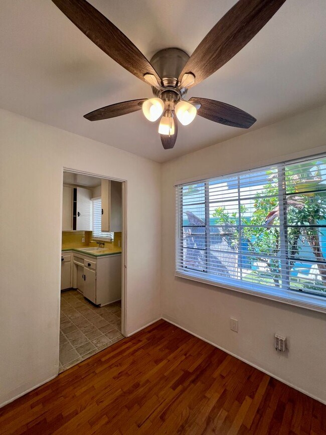 1632 Diamond St San Diego, CA 92109 photo 5