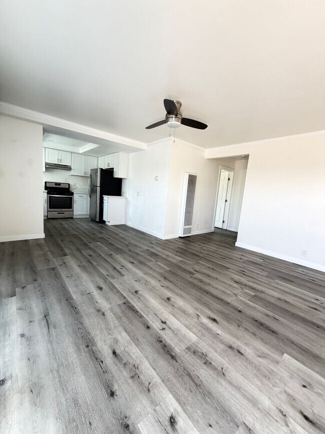 311 Zenith St Chula Vista, CA 91911 photo 4