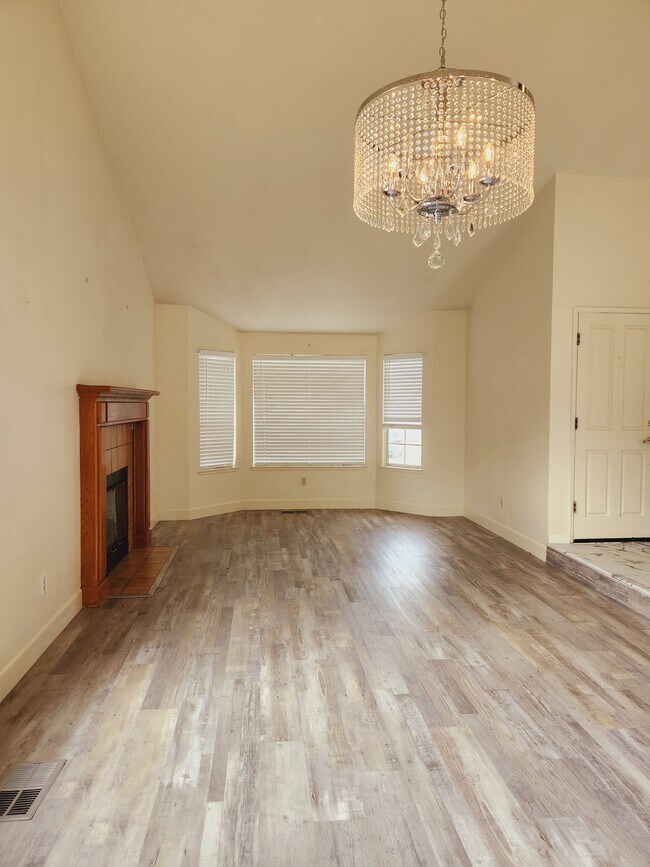 4BR/3BA Single Family House on Evalane Way · Concord photo 4