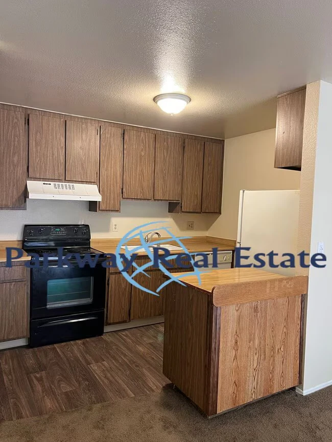 745 E Bradley Ave photo 2