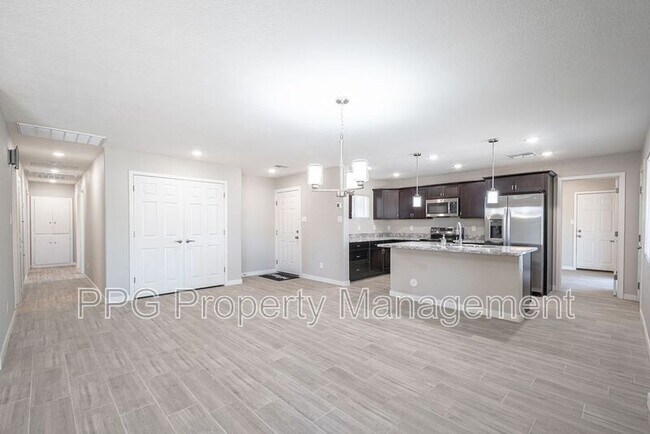 4002 N 59th Dr Phoenix, AZ 85033 photo 2