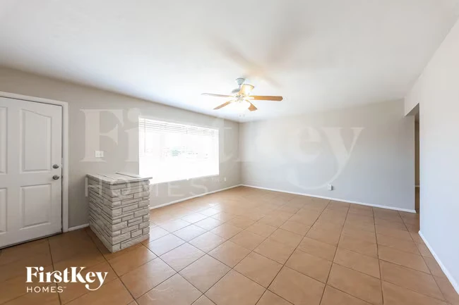 5702 N 19th Dr Phoenix, AZ 85015 photo 5