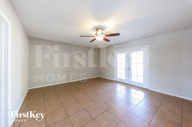 5702 N 19th Dr Phoenix, AZ 85015 photo 2