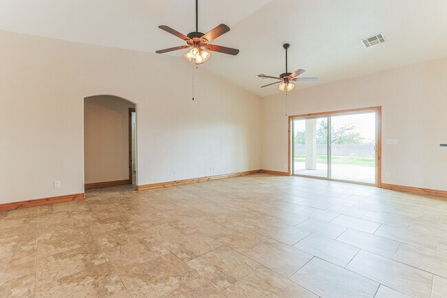 6776 N Overfield Rd photo 3