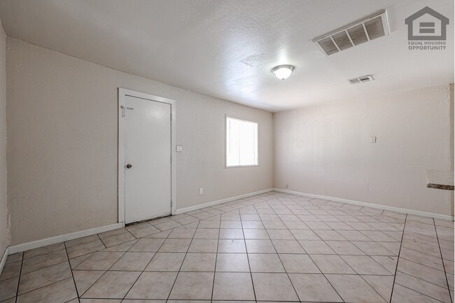 903 W Pierson St Phoenix, AZ 85013 photo 5