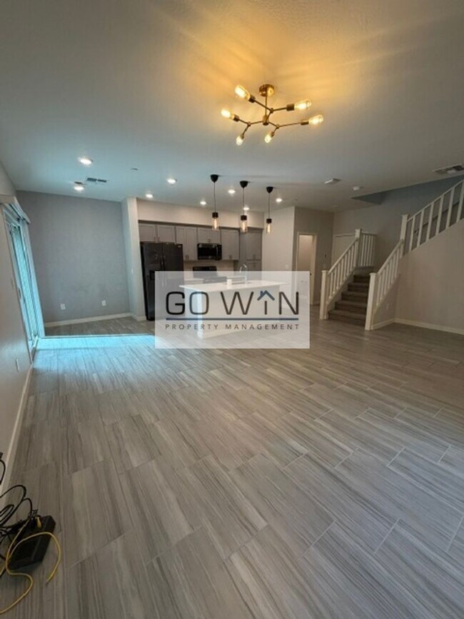 2733 S Catherine Dr photo 5