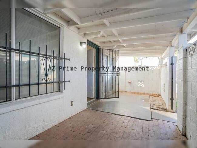 2133 W Turney Ave Phoenix, AZ 85015 photo 2