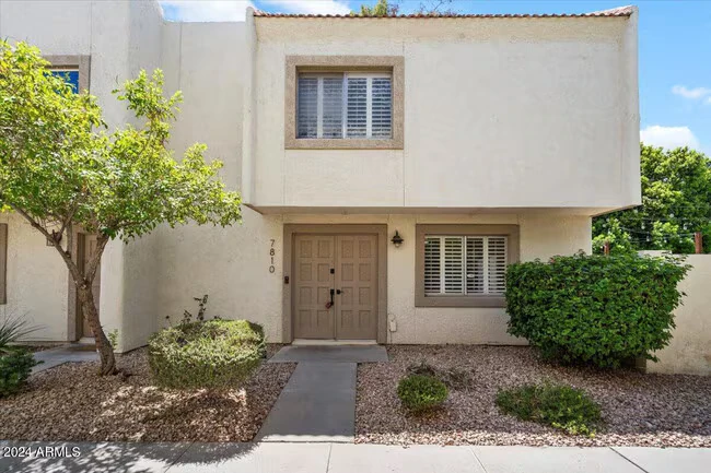 7810 E Keim Dr Scottsdale, AZ 85250 photo 2